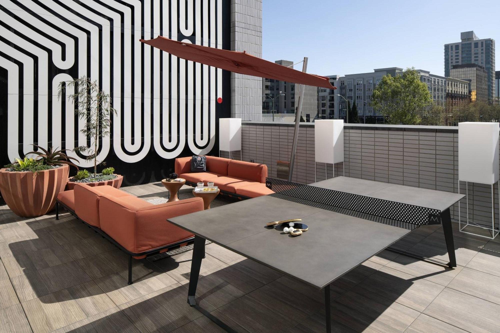 Moxy Oakland Uptown Hotel Exterior photo